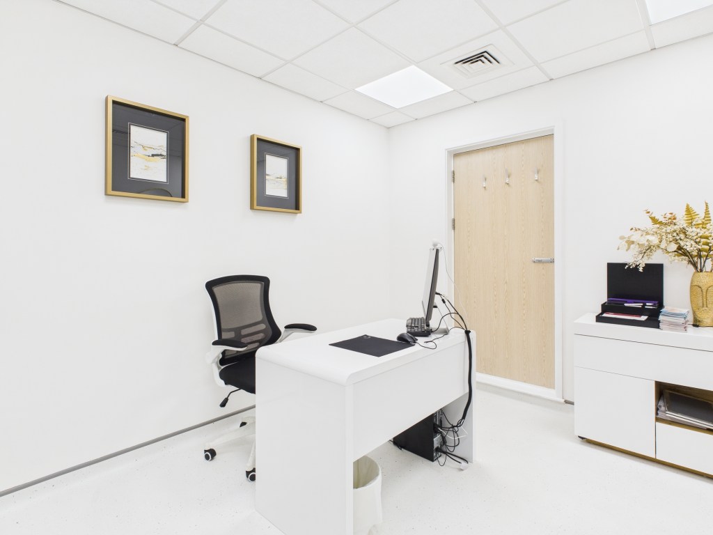consultancy room la rose clinic